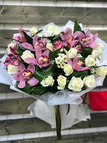 Букет цветов из: Розы и Хризантемы в Армянске