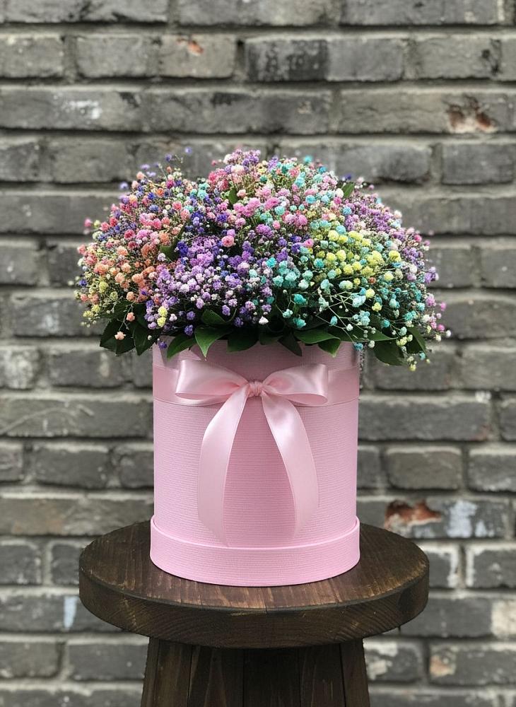 Цветочная композиция из Гипсофила и Розы в шляпной коробке в Армянске