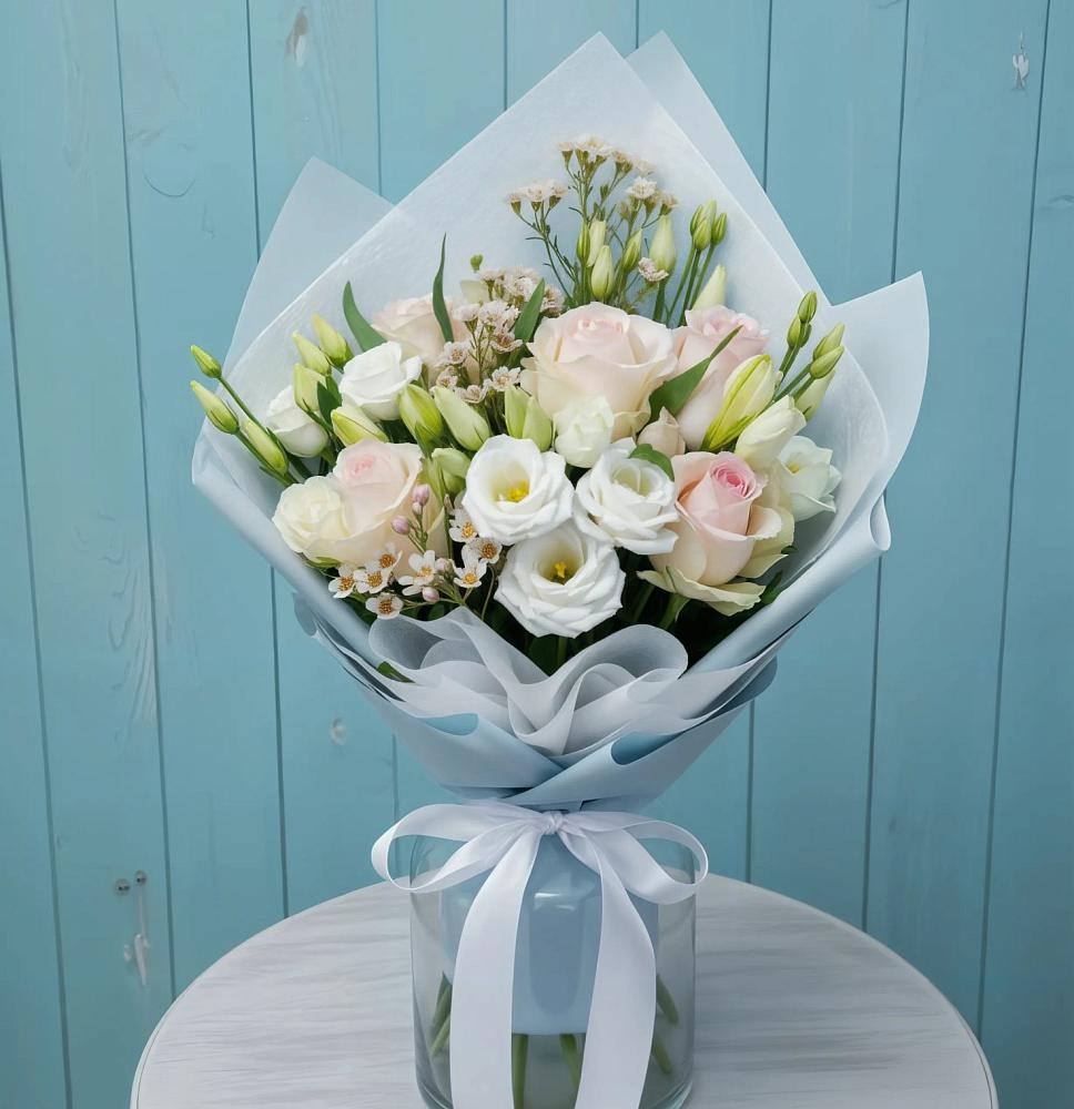 Букет цветов из: Розы и Лизиантусы в Армянске