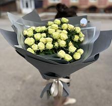 Букет Белые кустовые розы Солинеро в Армянске