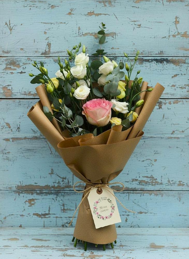 Букет цветов из: Розы и Лизиантусы в Армянске