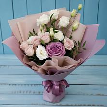 Букет цветов из:  Розы и Лизиантусы в Армянске