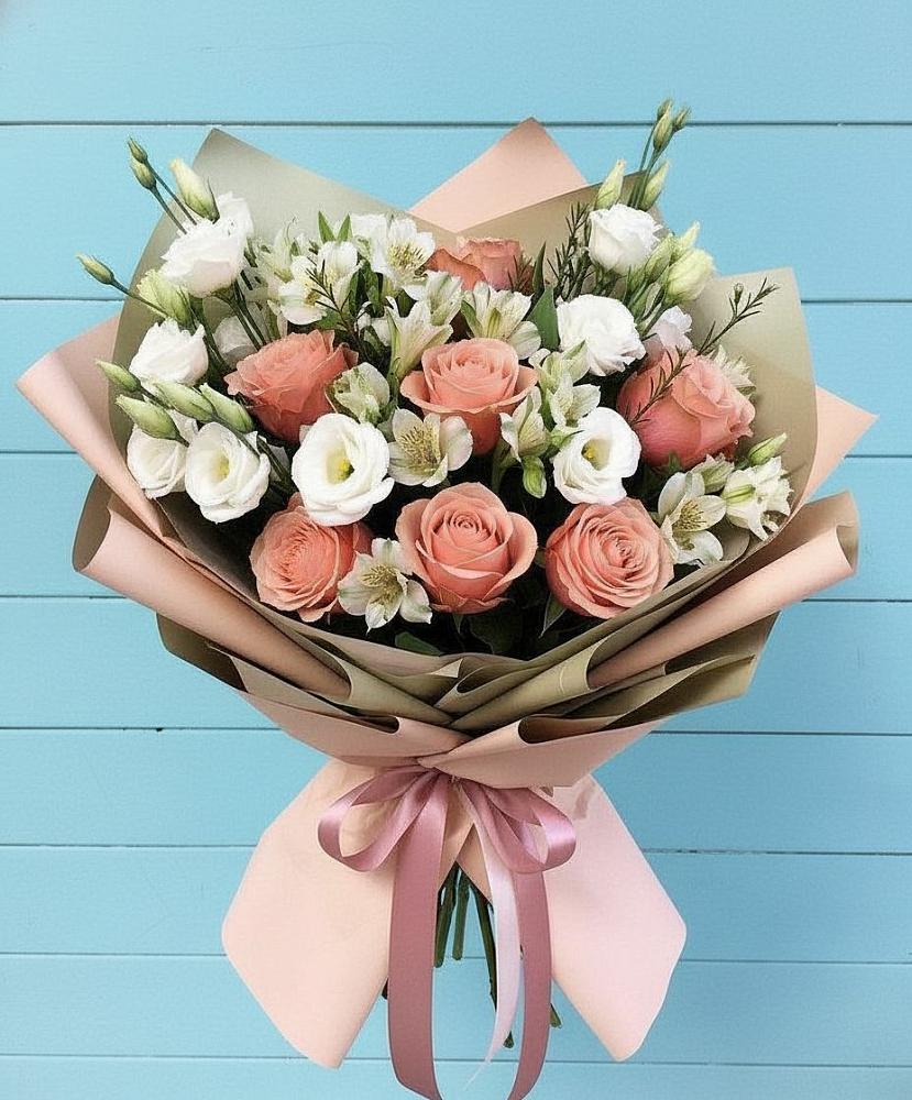 Букет цветов из: Розы, Альстромерии и Лизиантусы в Армянске