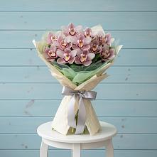 Букет цветов из:  Орхидеи и Розы в Армянске