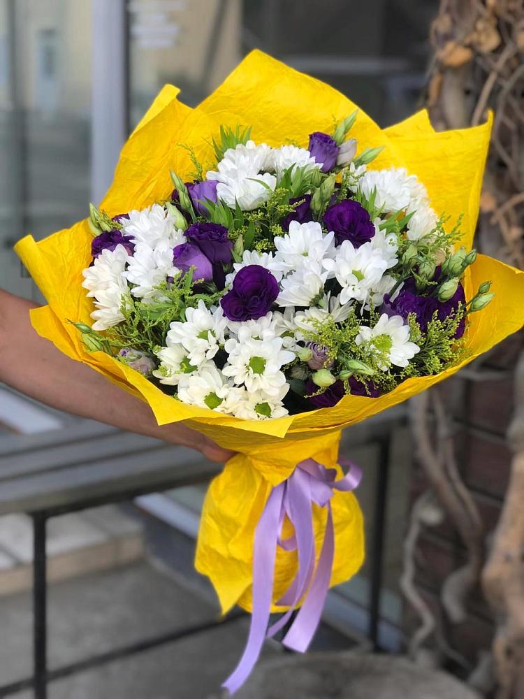 Букет цветов из: Ирисы, Хризантемы и Ромашки в Армянске
