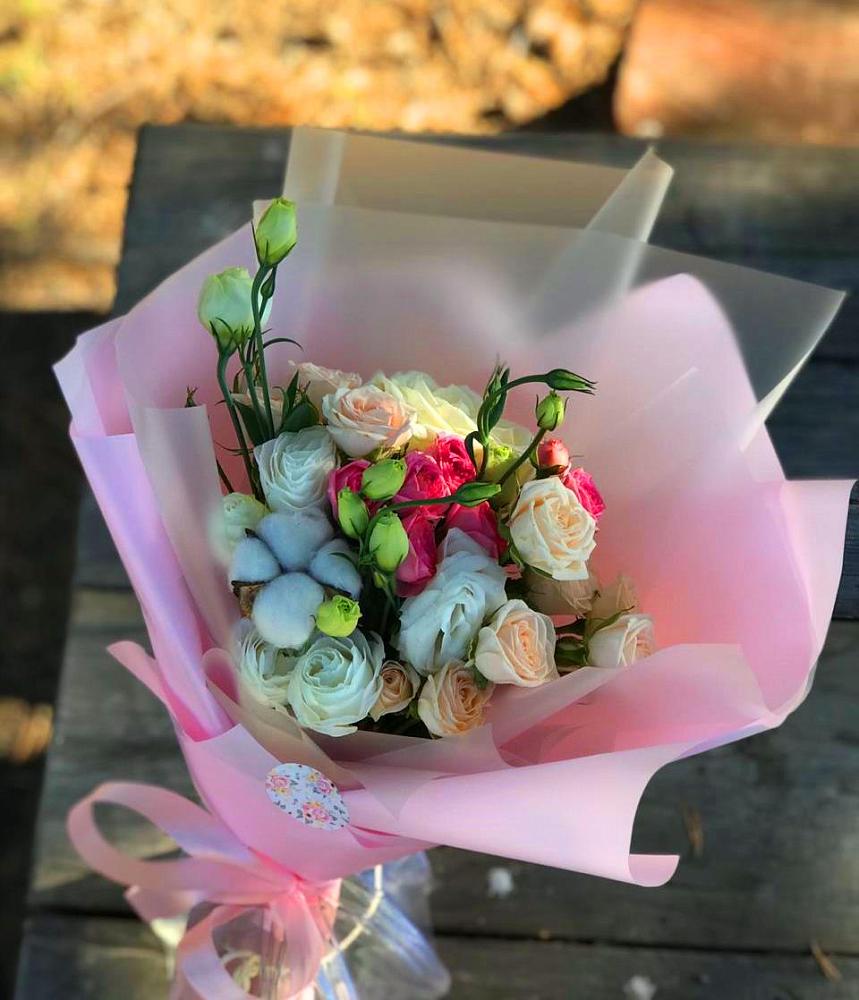 Букет цветов из: Розы и Лизиантусы в Армянске