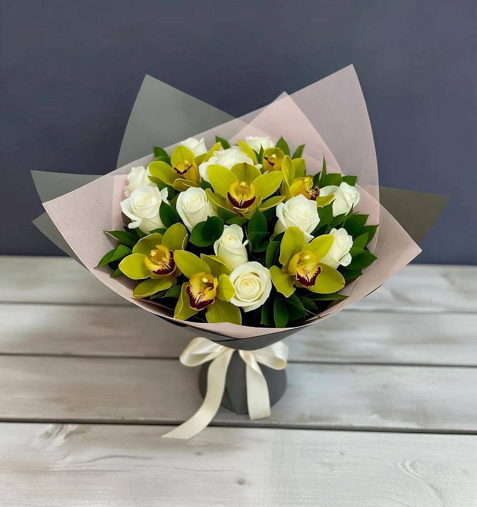 Букет цветов из: Орхидеи и Розы в Армянске