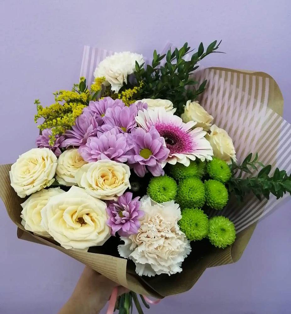 Букет цветов из: Хризантемы, Розы, Гвоздики и Герберы в Армянске