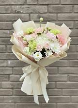 Букет цветов из:  Гвоздики, Розы, Лизиантусы и Хризантемы в Армянске