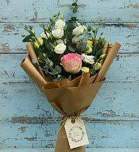 Букет цветов из:  Розы и Лизиантусы в Армянске