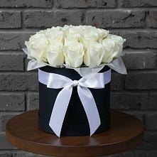 Цветочная композиция из Розы в шляпной коробке в Армянске